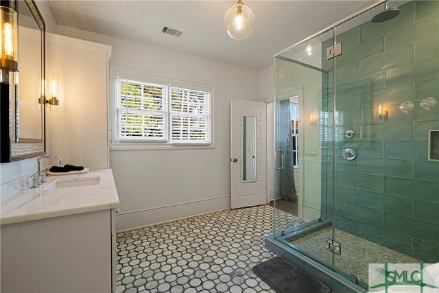 52-56 E Broad Street, Savannah, GA 31401