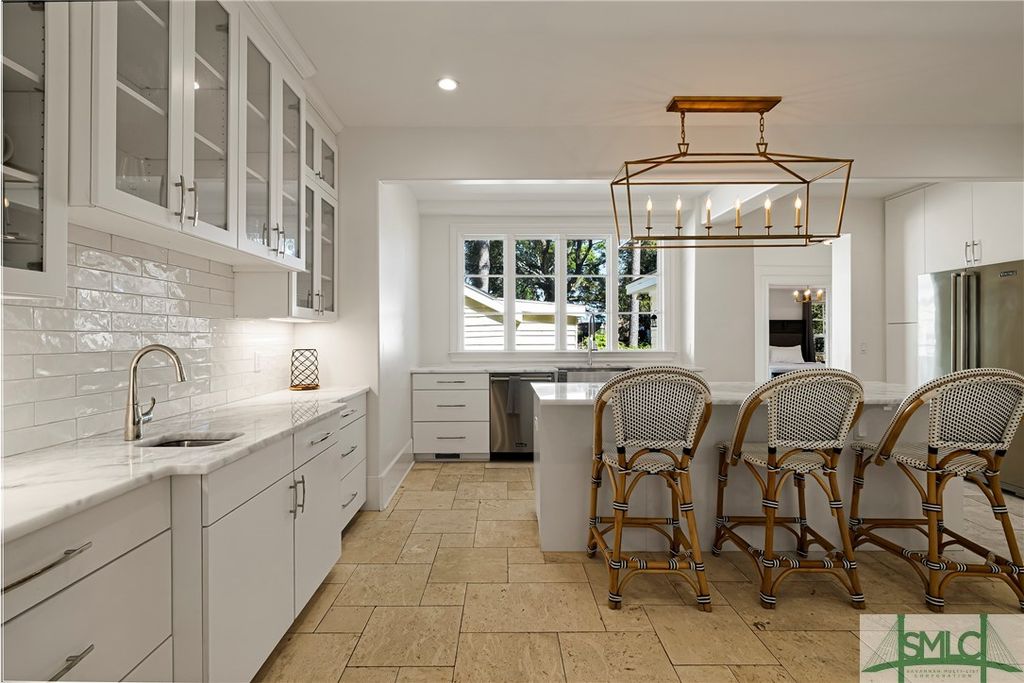 Image 15 of property listing at 52-56 E Broad Street, Savannah, GA 31401