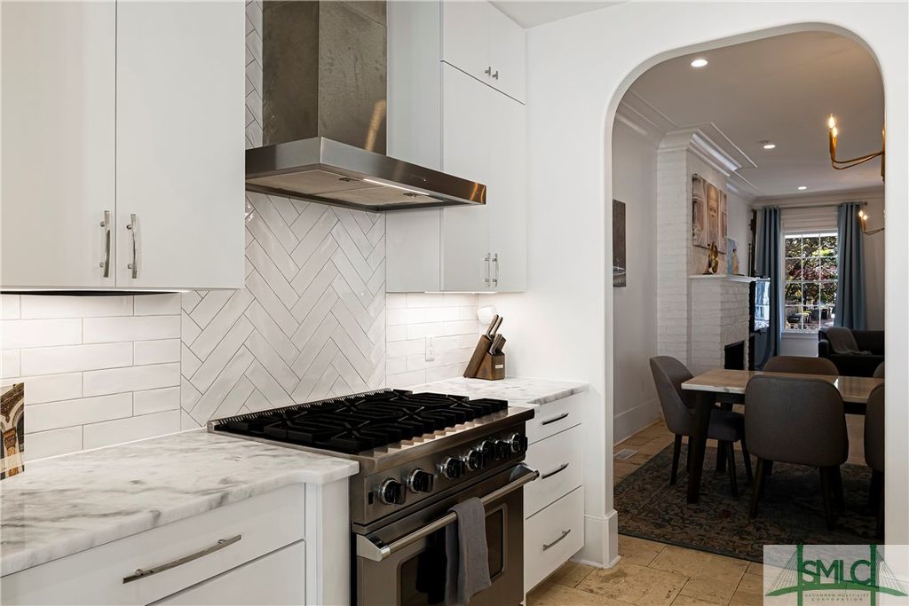 Image 17 of property listing at 52-56 E Broad Street, Savannah, GA 31401