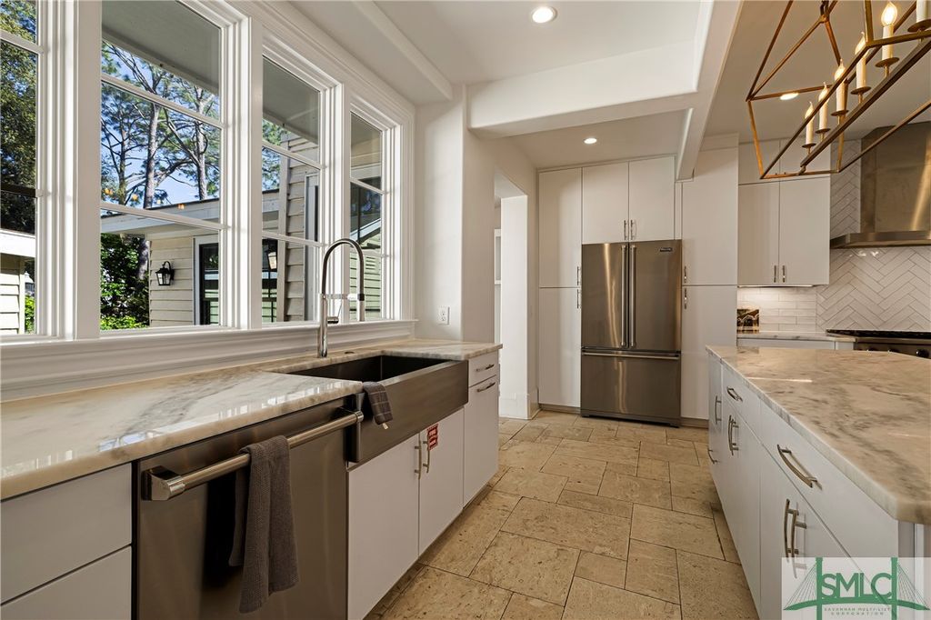 Image 20 of property listing at 52-56 E Broad Street, Savannah, GA 31401