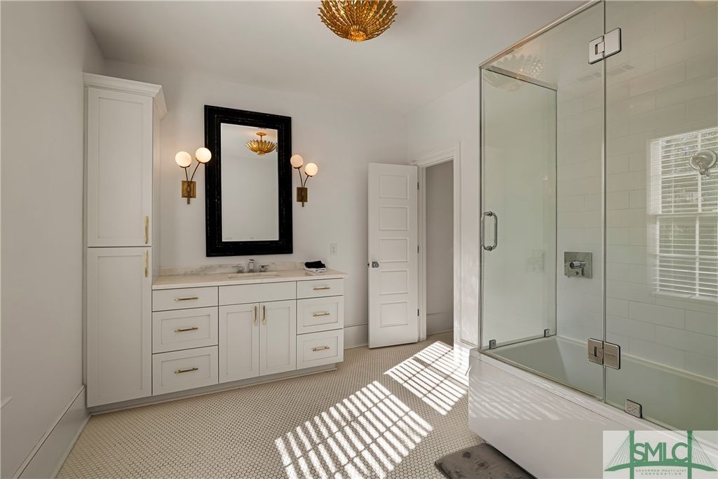 Image 27 of property listing at 52-56 E Broad Street, Savannah, GA 31401