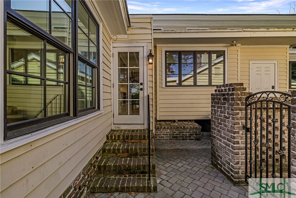 Image 36 of property listing at 52-56 E Broad Street, Savannah, GA 31401