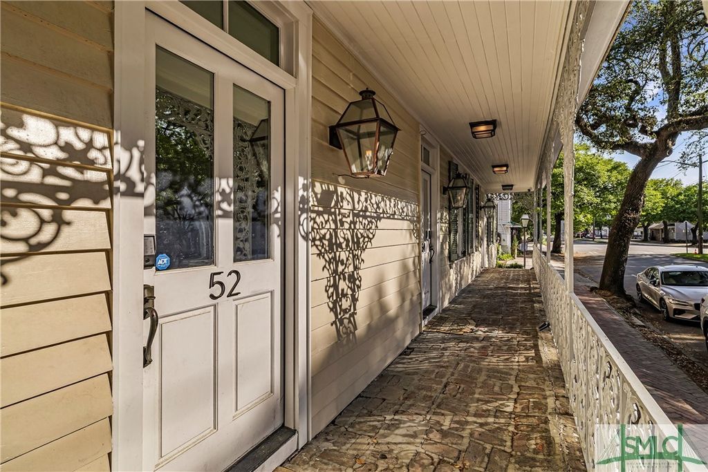 Image 4 of property listing at 52-56 E Broad Street, Savannah, GA 31401