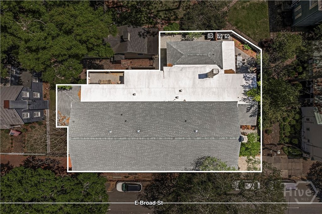 Image 41 of property listing at 52-56 E Broad Street, Savannah, GA 31401