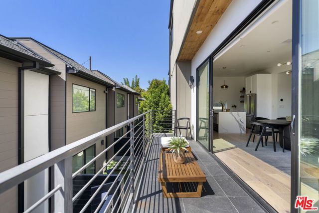 3223 Rowena Avenue, Los Angeles, CA 90027