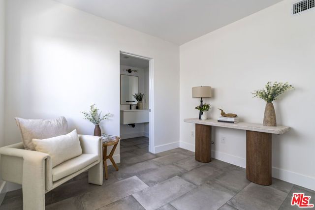 3223 Rowena Avenue, Los Angeles, CA 90027