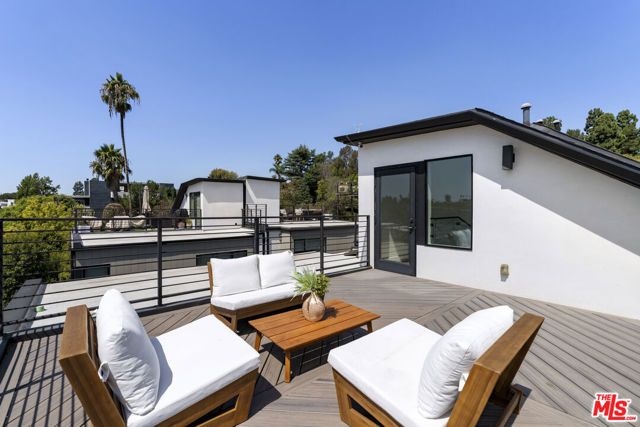 3223 Rowena Avenue, Los Angeles, CA 90027