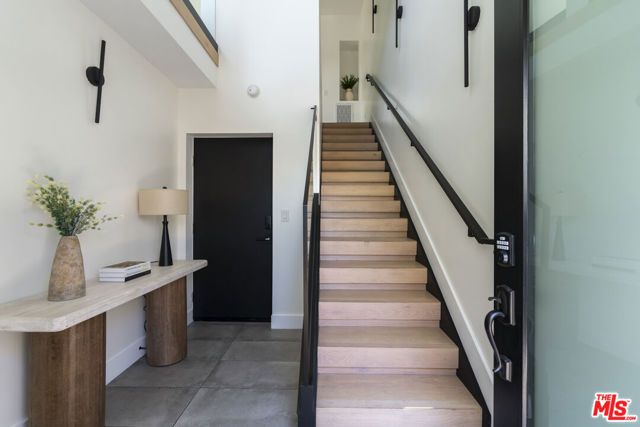3223 Rowena Avenue, Los Angeles, CA 90027