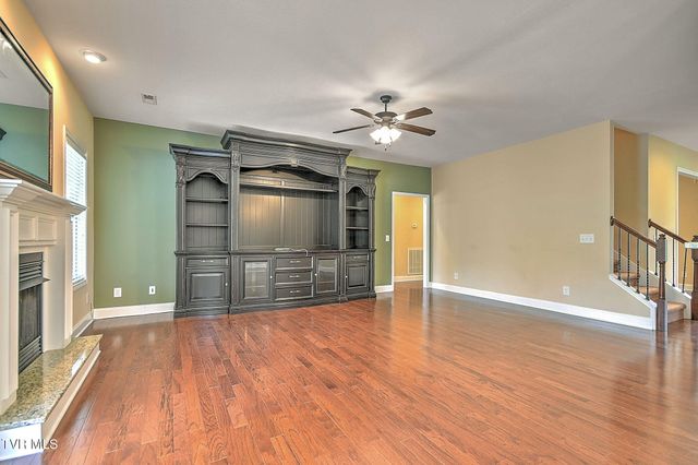 204 West Hawthorne Court, Greeneville, TN 37745