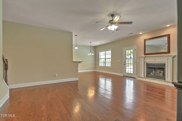 204 West Hawthorne Court, Greeneville, TN 37745