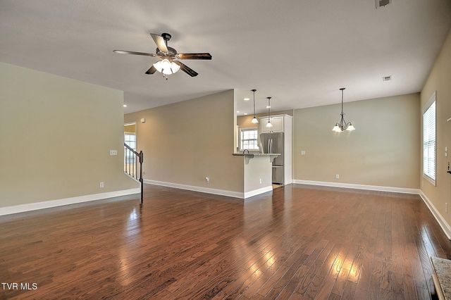204 West Hawthorne Court, Greeneville, TN 37745