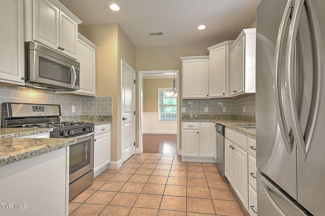 204 West Hawthorne Court, Greeneville, TN 37745