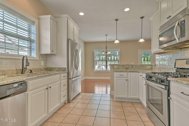 204 West Hawthorne Court, Greeneville, TN 37745
