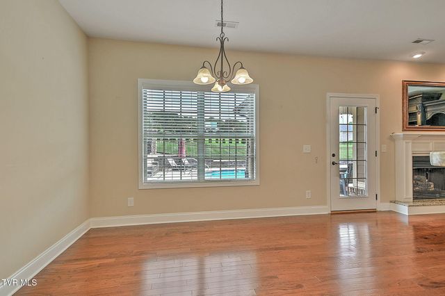 204 West Hawthorne Court, Greeneville, TN 37745