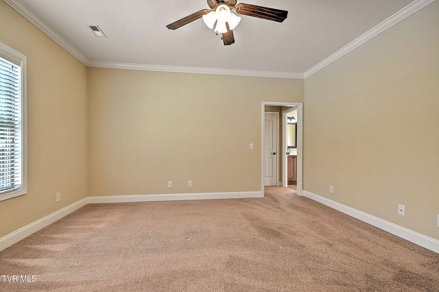 204 West Hawthorne Court, Greeneville, TN 37745