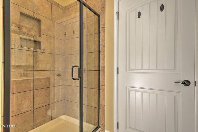 204 West Hawthorne Court, Greeneville, TN 37745