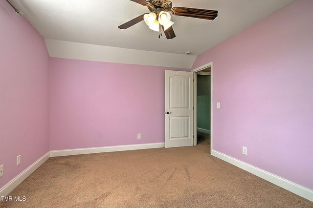 204 West Hawthorne Court, Greeneville, TN 37745