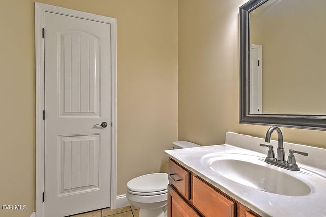 204 West Hawthorne Court, Greeneville, TN 37745