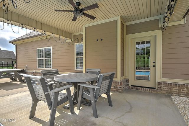 204 West Hawthorne Court, Greeneville, TN 37745