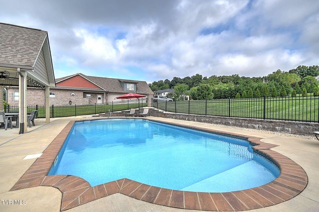 204 West Hawthorne Court, Greeneville, TN 37745