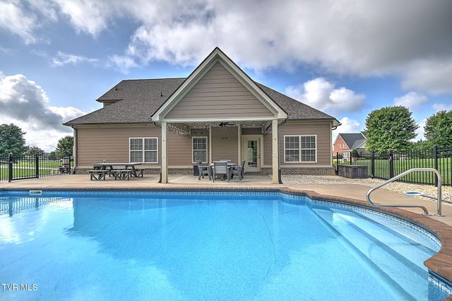 204 West Hawthorne Court, Greeneville, TN 37745