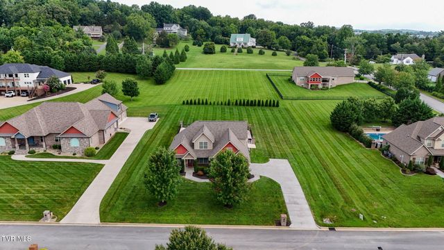 204 West Hawthorne Court, Greeneville, TN 37745
