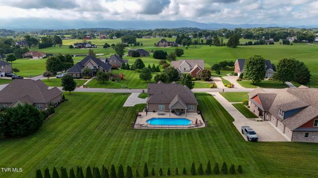 204 West Hawthorne Court, Greeneville, TN 37745