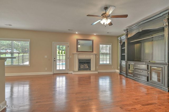 204 West Hawthorne Court, Greeneville, TN 37745