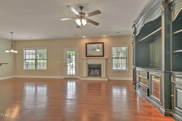 204 West Hawthorne Court, Greeneville, TN 37745