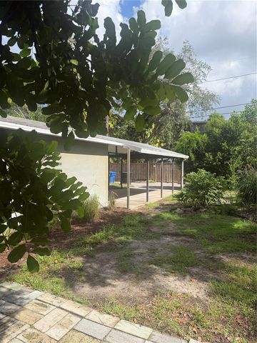 215 24TH AVENUE N, St Petersburg, FL 33704