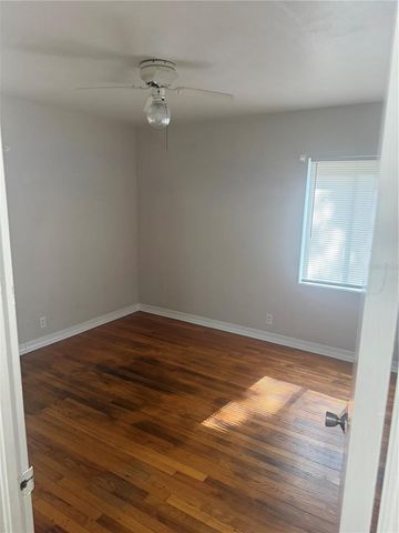 215 24TH AVENUE N, St Petersburg, FL 33704