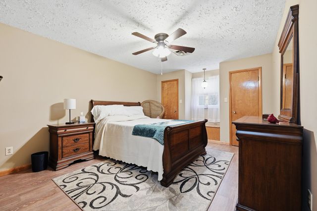 70 Pineview Drive, Huntington, WV 25705