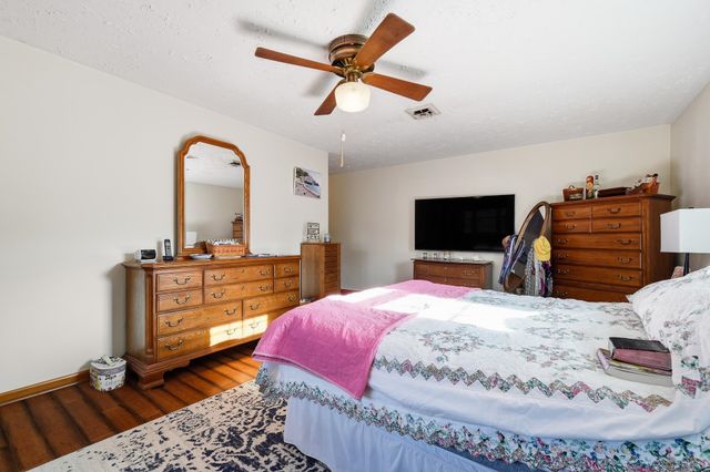 70 Pineview Drive, Huntington, WV 25705