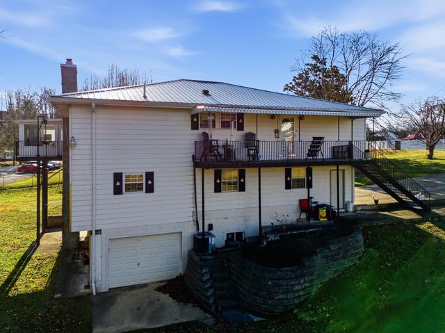 70 Pineview Drive, Huntington, WV 25705