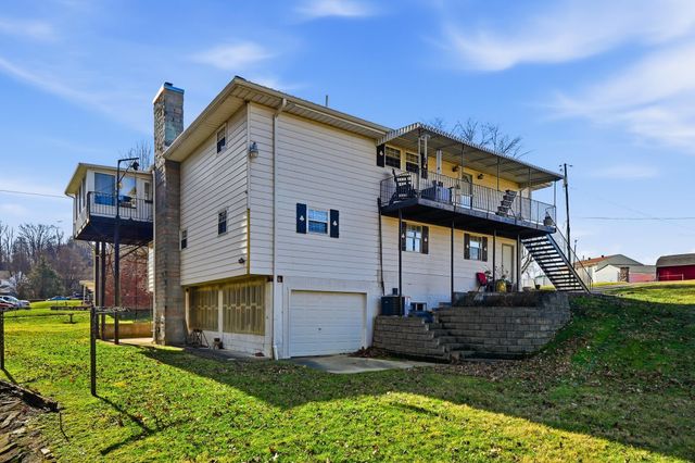 70 Pineview Drive, Huntington, WV 25705