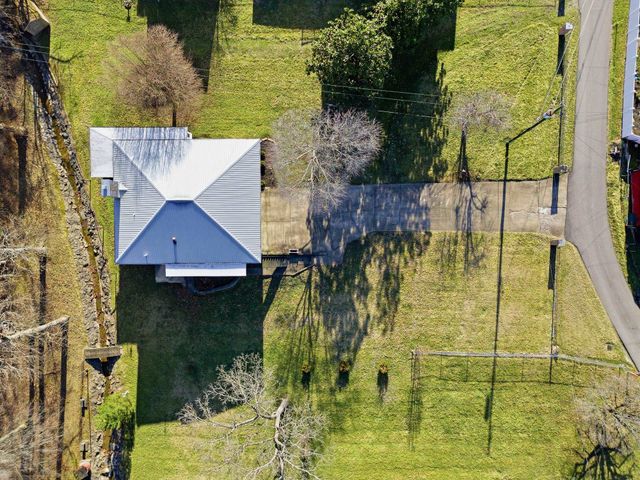 70 Pineview Drive, Huntington, WV 25705