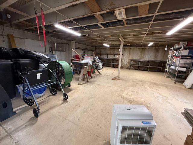 70 Pineview Drive, Huntington, WV 25705