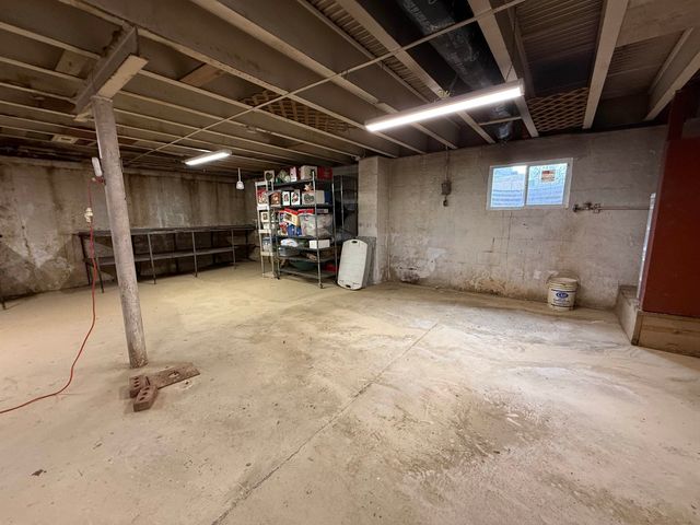 70 Pineview Drive, Huntington, WV 25705