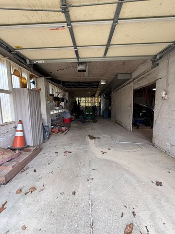 70 Pineview Drive, Huntington, WV 25705