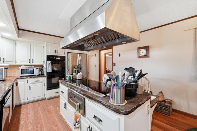 70 Pineview Drive, Huntington, WV 25705