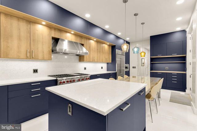 2137 R ST NW, Washington, DC 20008