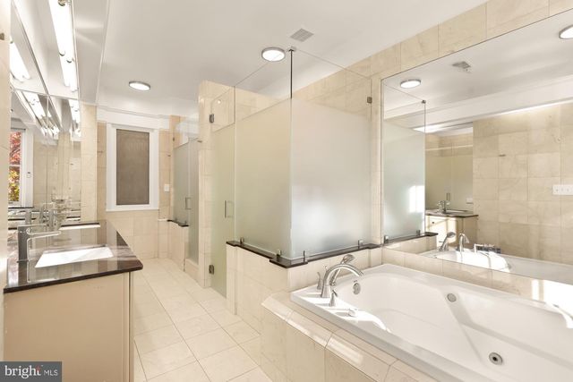 2137 R ST NW, Washington, DC 20008