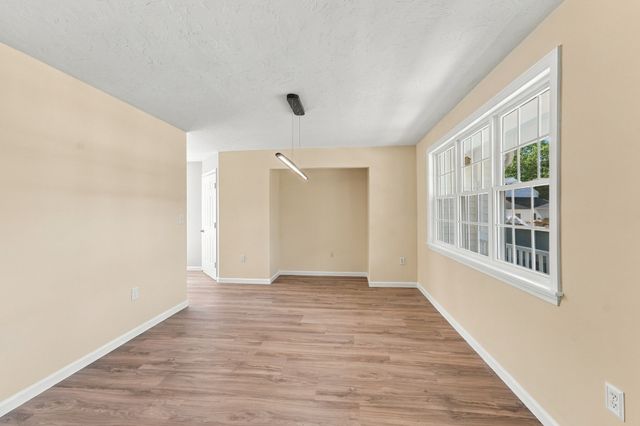 14 Crab Apple Ln 14, Franklin, MA 02038