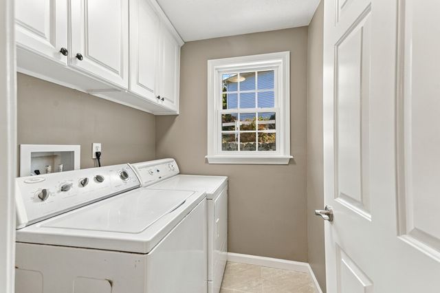 14 Crab Apple Ln 14, Franklin, MA 02038