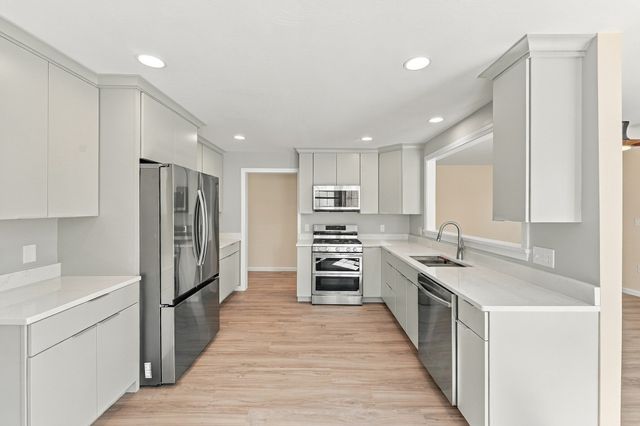 14 Crab Apple Ln 14, Franklin, MA 02038