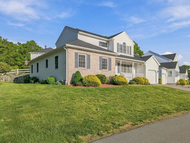 14 Crab Apple Ln 14, Franklin, MA 02038