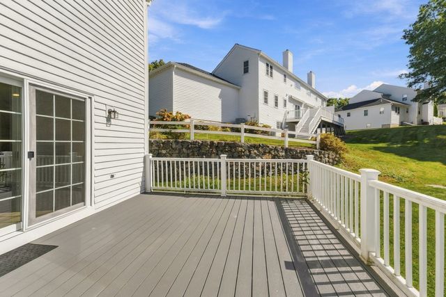 14 Crab Apple Ln 14, Franklin, MA 02038