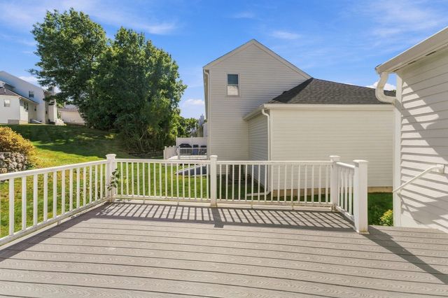 14 Crab Apple Ln 14, Franklin, MA 02038