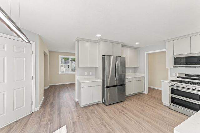 14 Crab Apple Ln 14, Franklin, MA 02038