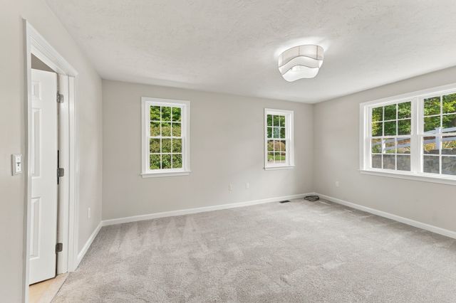 14 Crab Apple Ln 14, Franklin, MA 02038